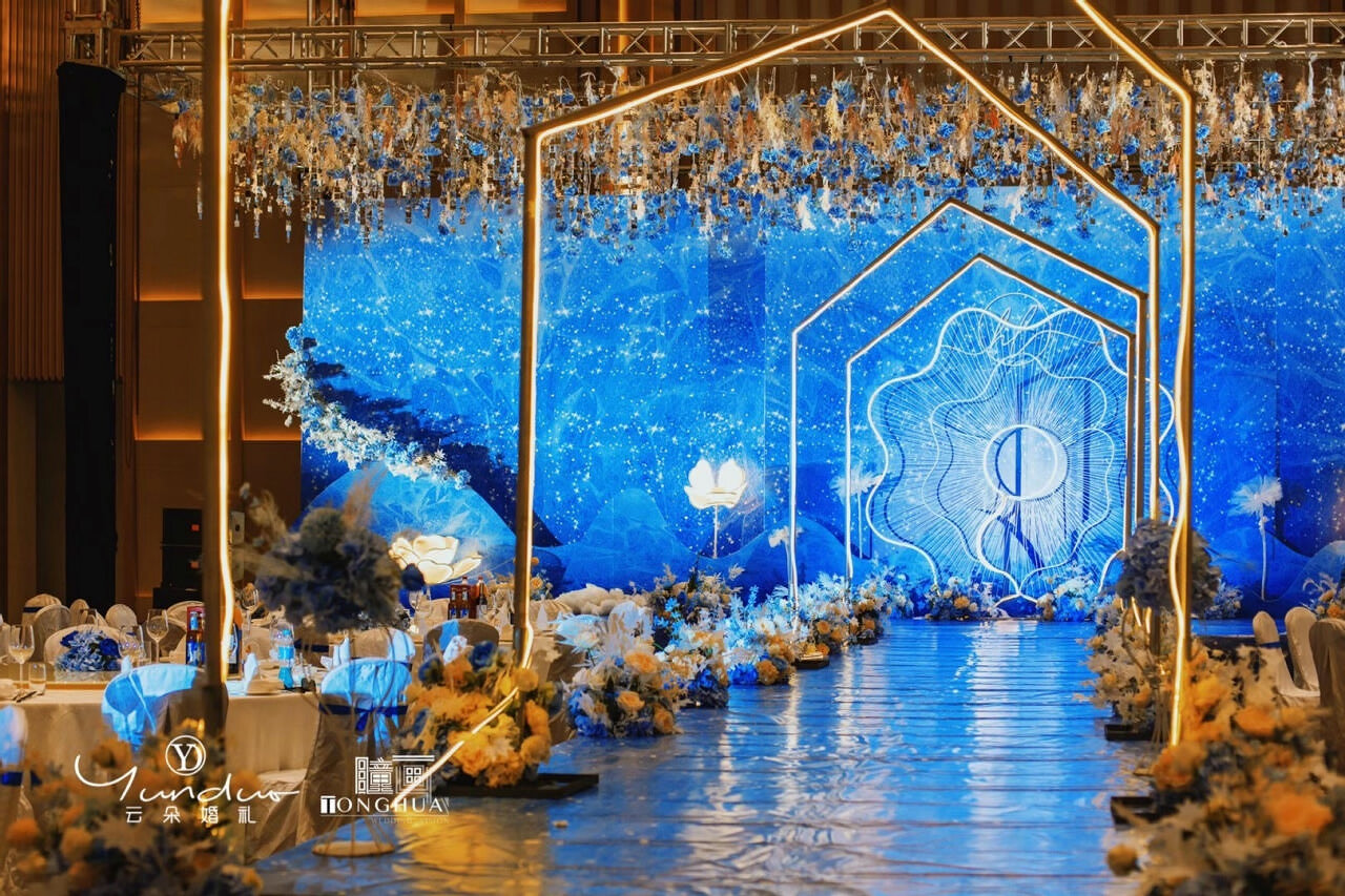 麗江全程婚禮大型策劃執(zhí)行就選麗江復(fù)華麗朗度假酒店；