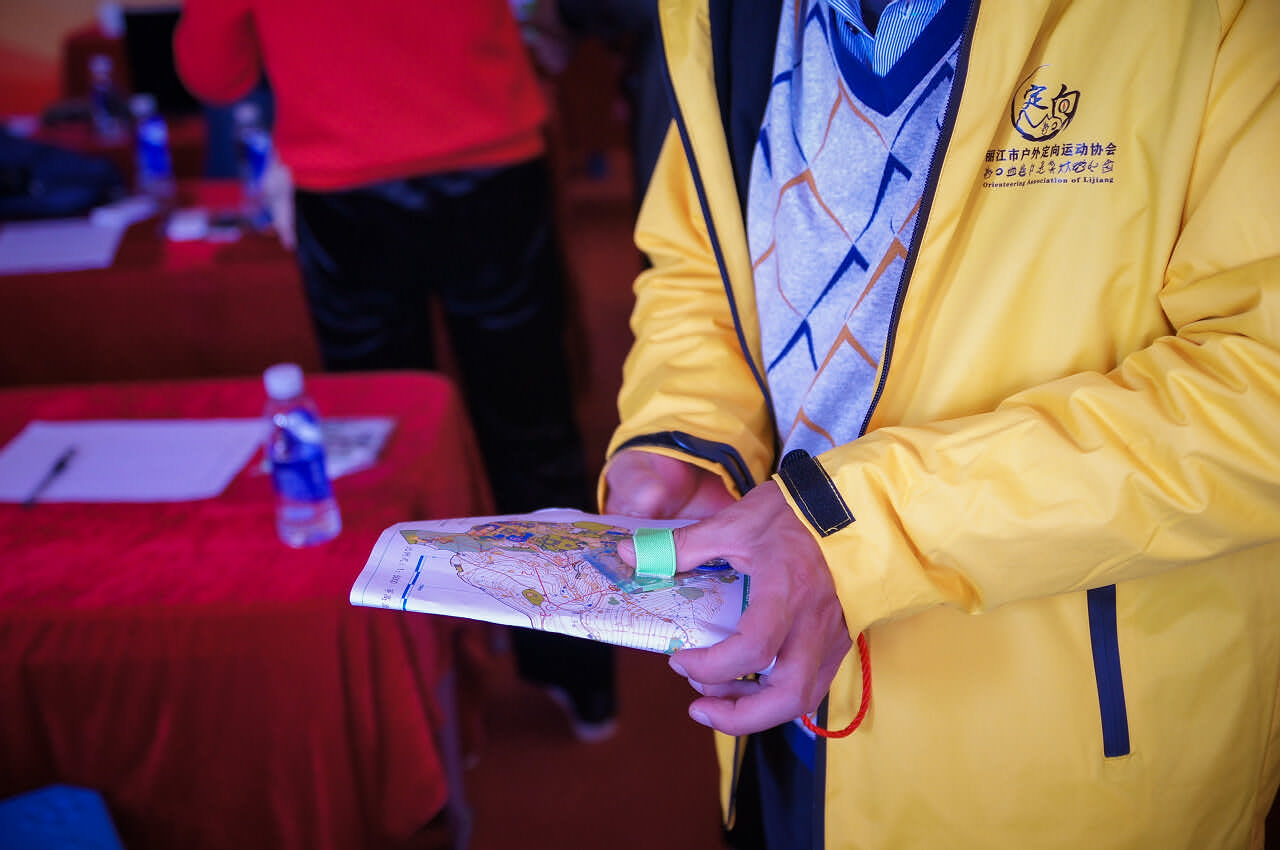 麗江定向戶外運(yùn)動協(xié)會古城尋寶拓展