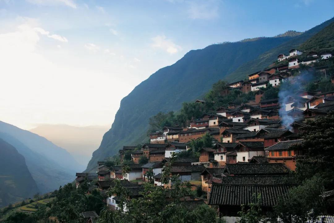 麗江石頭城，巖石上的棲居