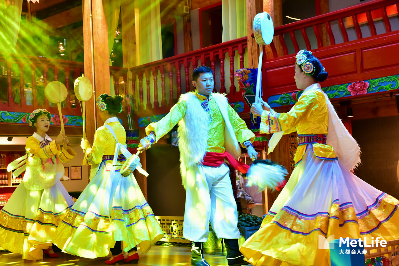 麗江古城納西喜宴會(huì)議晚宴