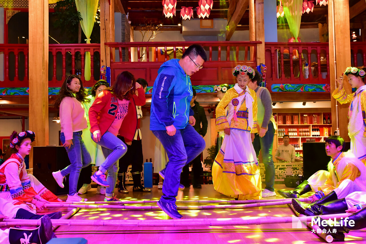 麗江古城納西喜宴會(huì)議晚宴