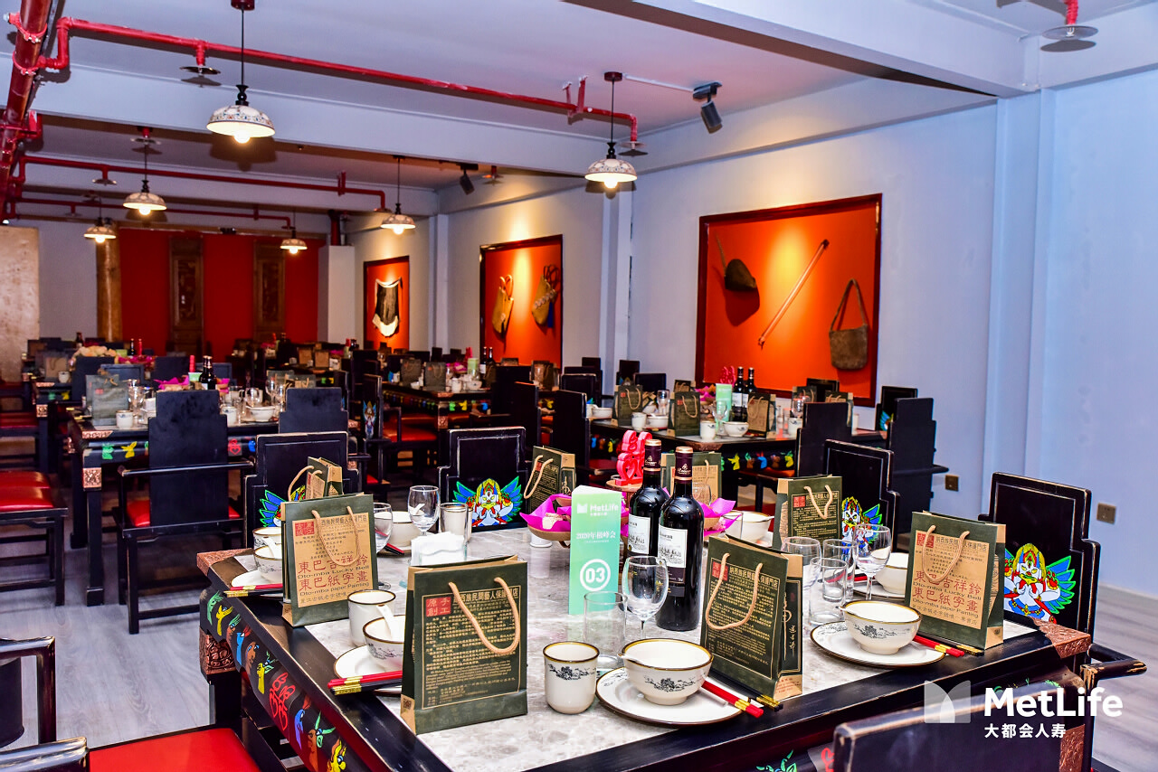 麗江古城納西喜宴會(huì)議晚宴