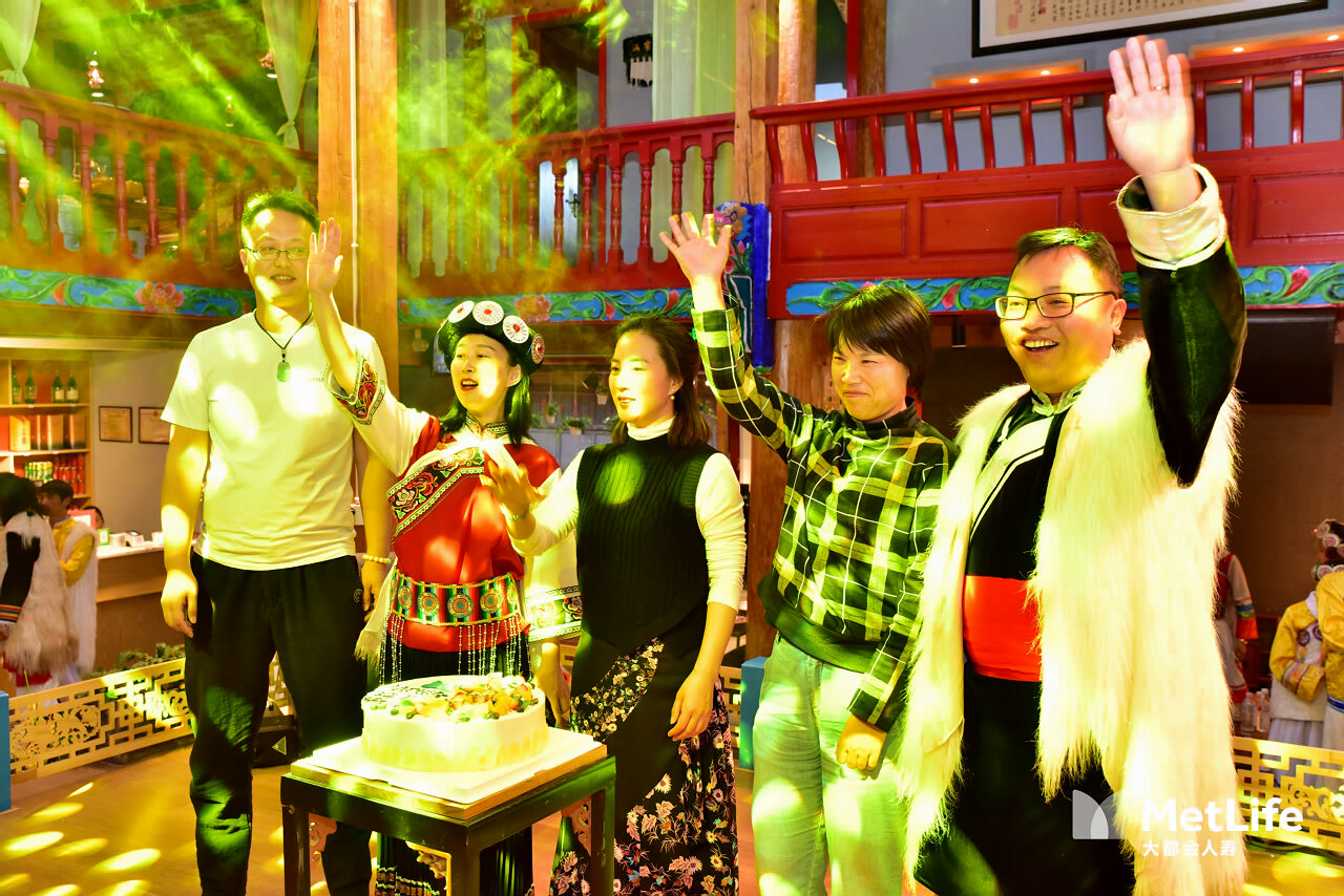 麗江古城納西喜宴會(huì)議晚宴