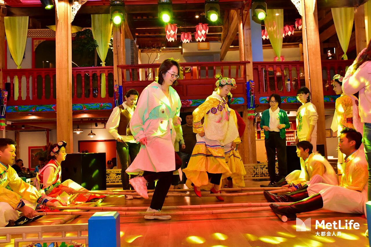 麗江古城納西喜宴會(huì)議晚宴