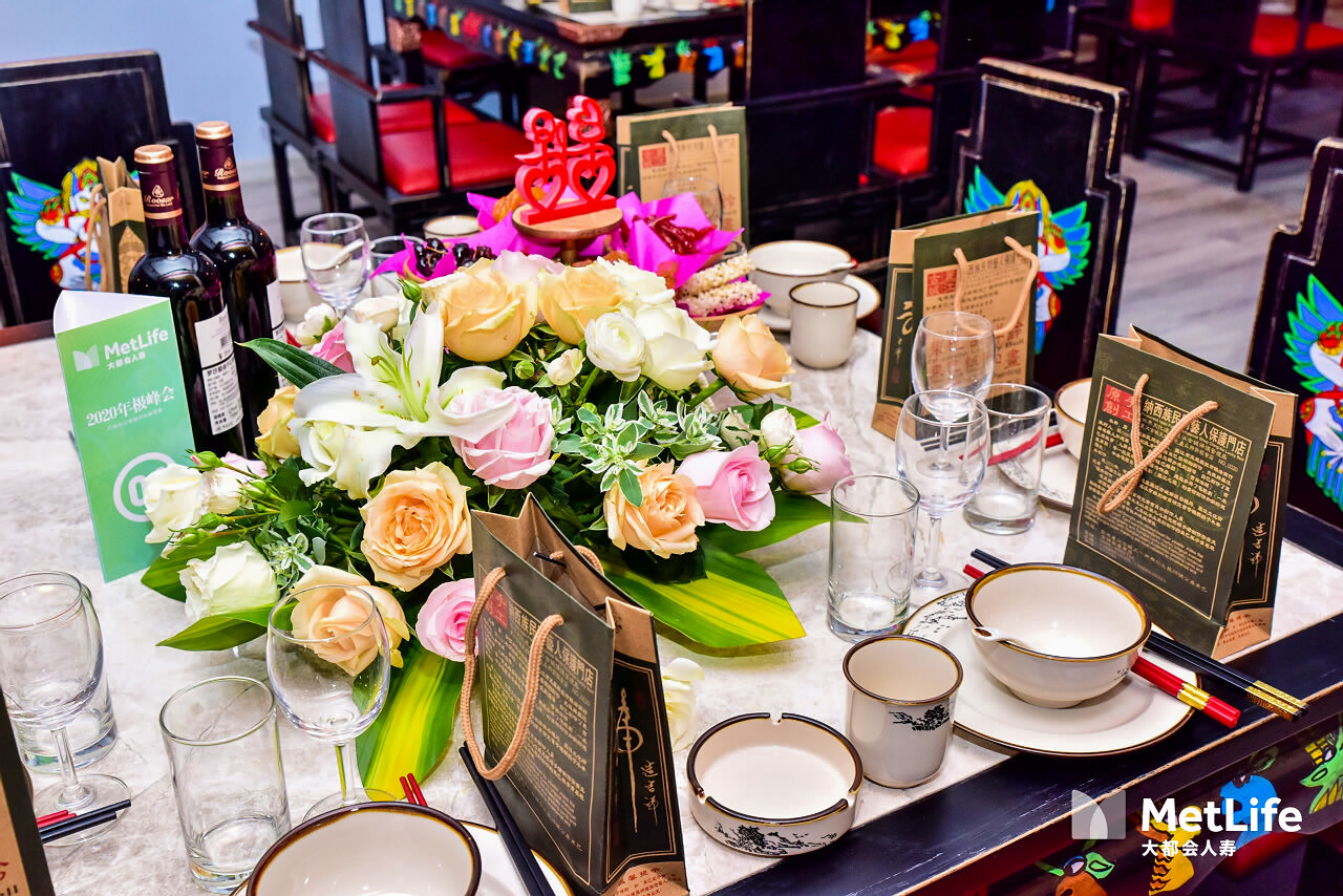 麗江古城納西喜宴會(huì)議晚宴