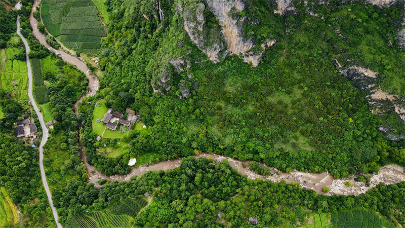 麗江石鼓鎮(zhèn)攀巖場簡介學校| 營地教育+拓展訓(xùn)練+戶外旅行