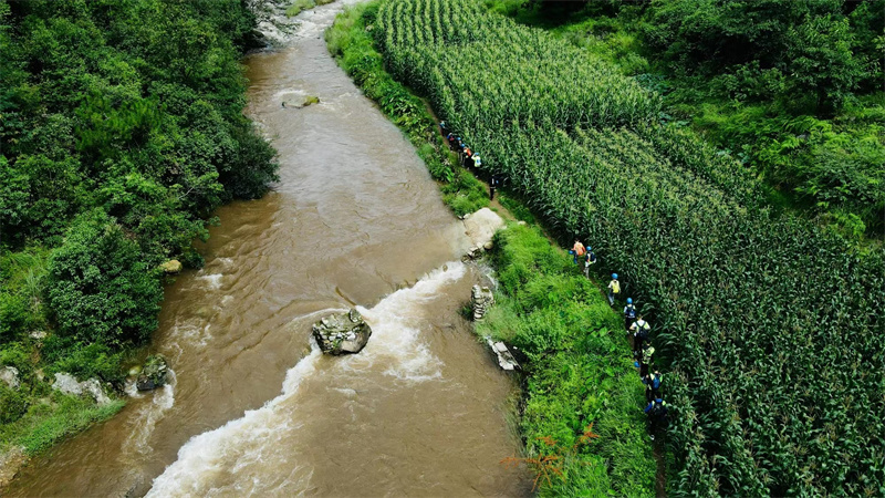 麗江石鼓鎮(zhèn)攀巖場(chǎng)