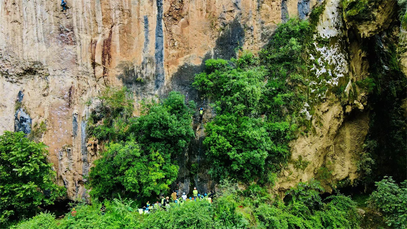 麗江石鼓鎮(zhèn)攀巖場(chǎng)