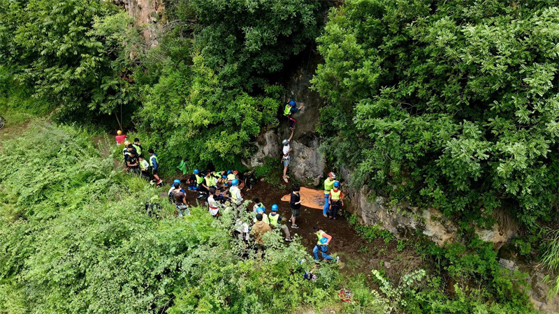 麗江石鼓鎮(zhèn)攀巖場(chǎng)