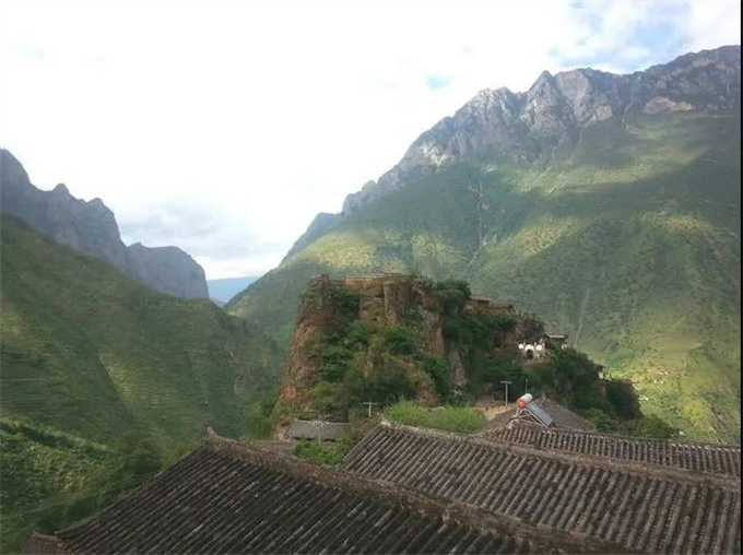 云南麗江小眾旅游景點(diǎn)“石頭城”，堪稱(chēng)“天險(xiǎn)之城”